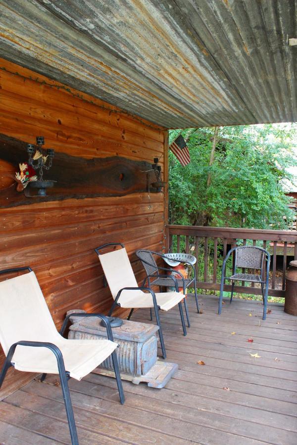 Berry Creek Cabins Hotel Isabel Exterior photo