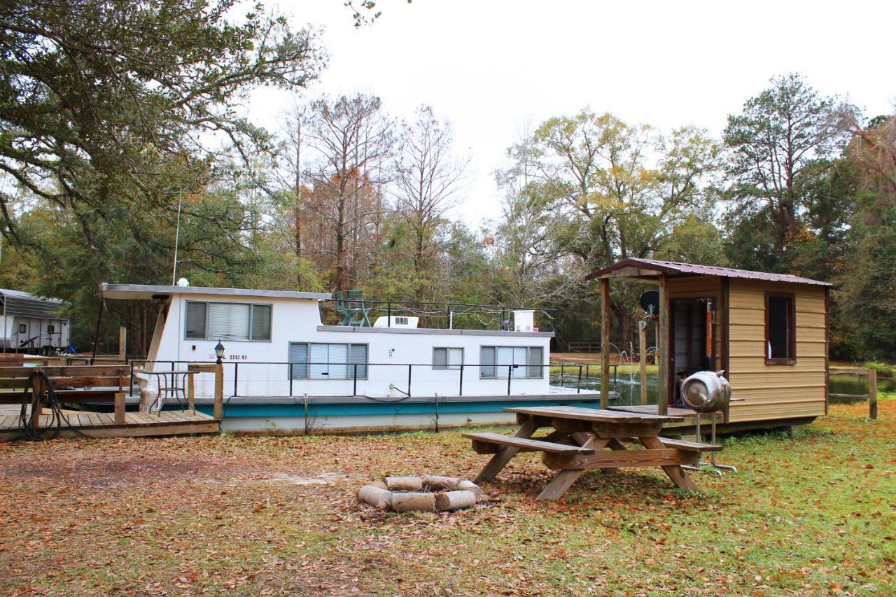 Berry Creek Cabins Hotel Isabel Exterior photo